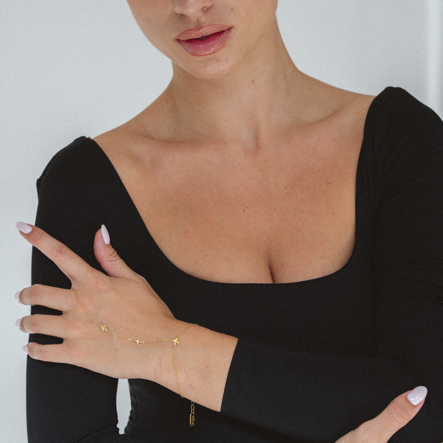FLEUR. Hand chain