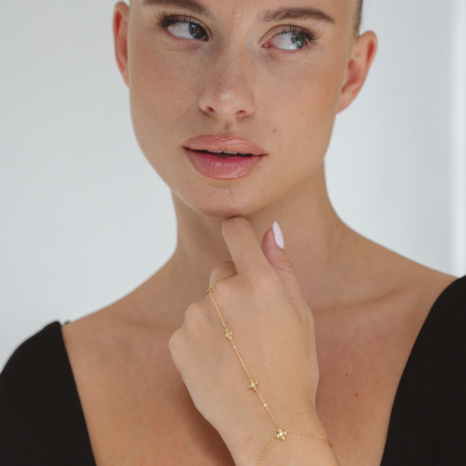 FLEUR. Hand chain