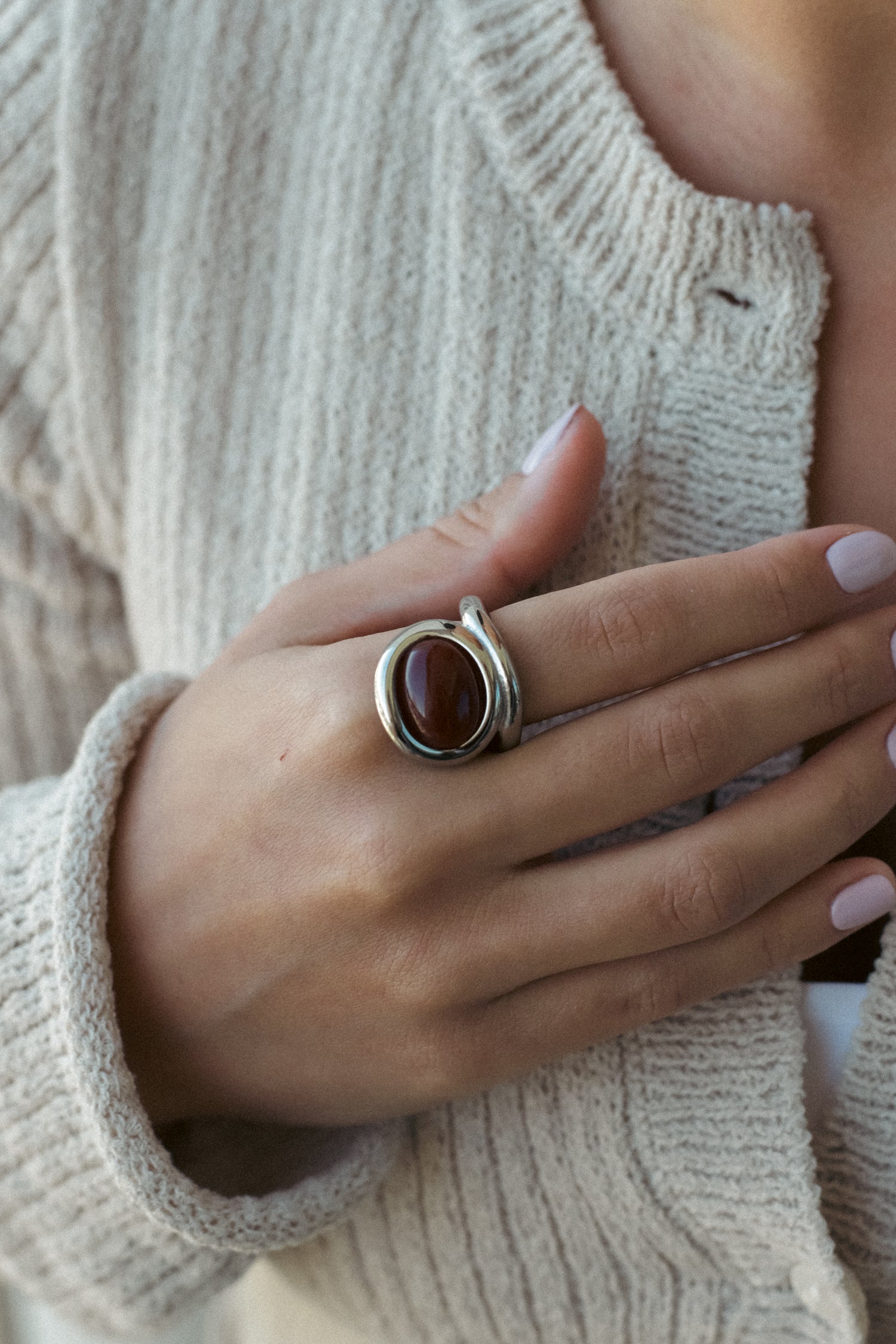 STATEMENT COCKTAIL RING. RED