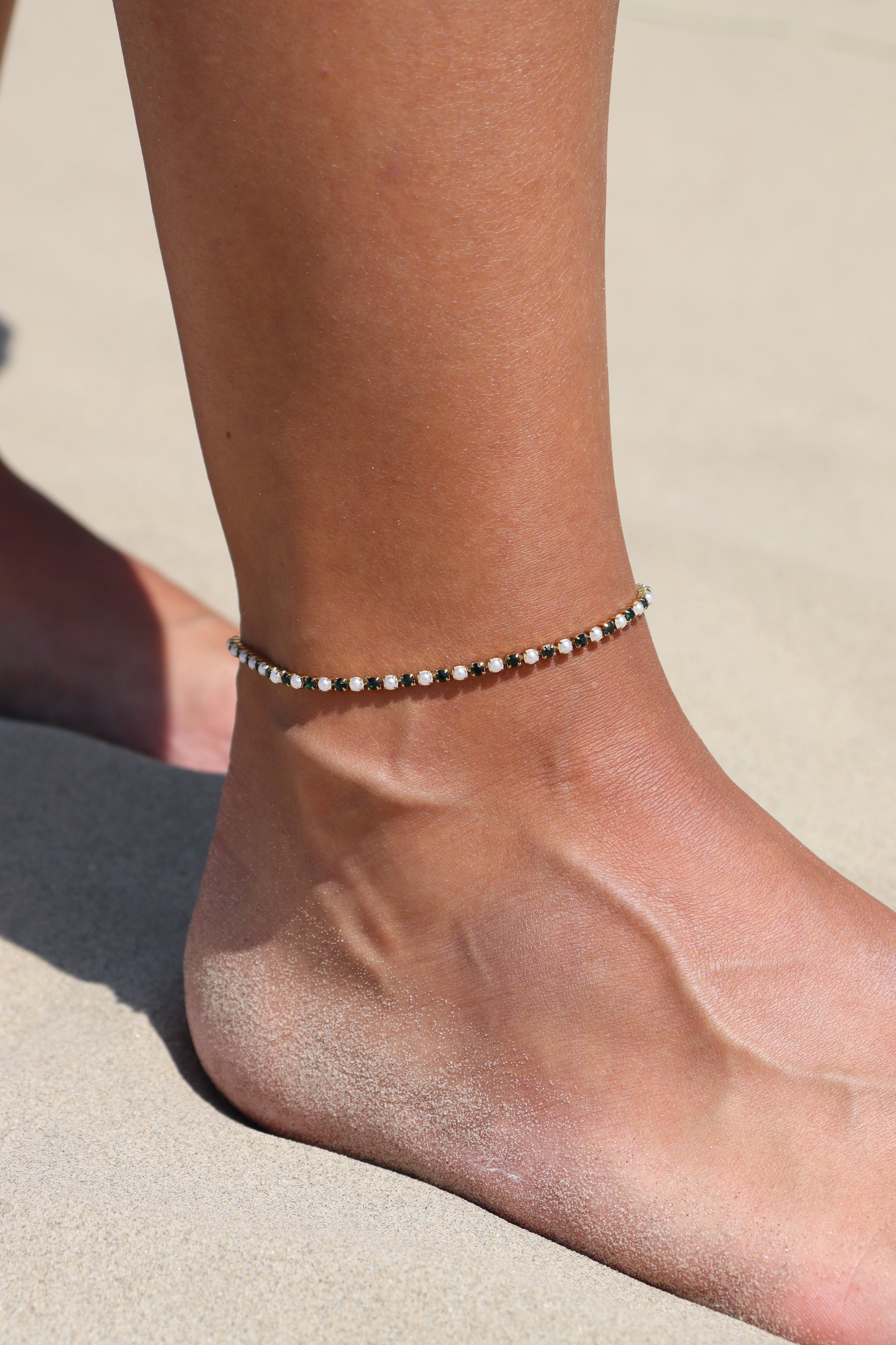 ISLA. ANKLET