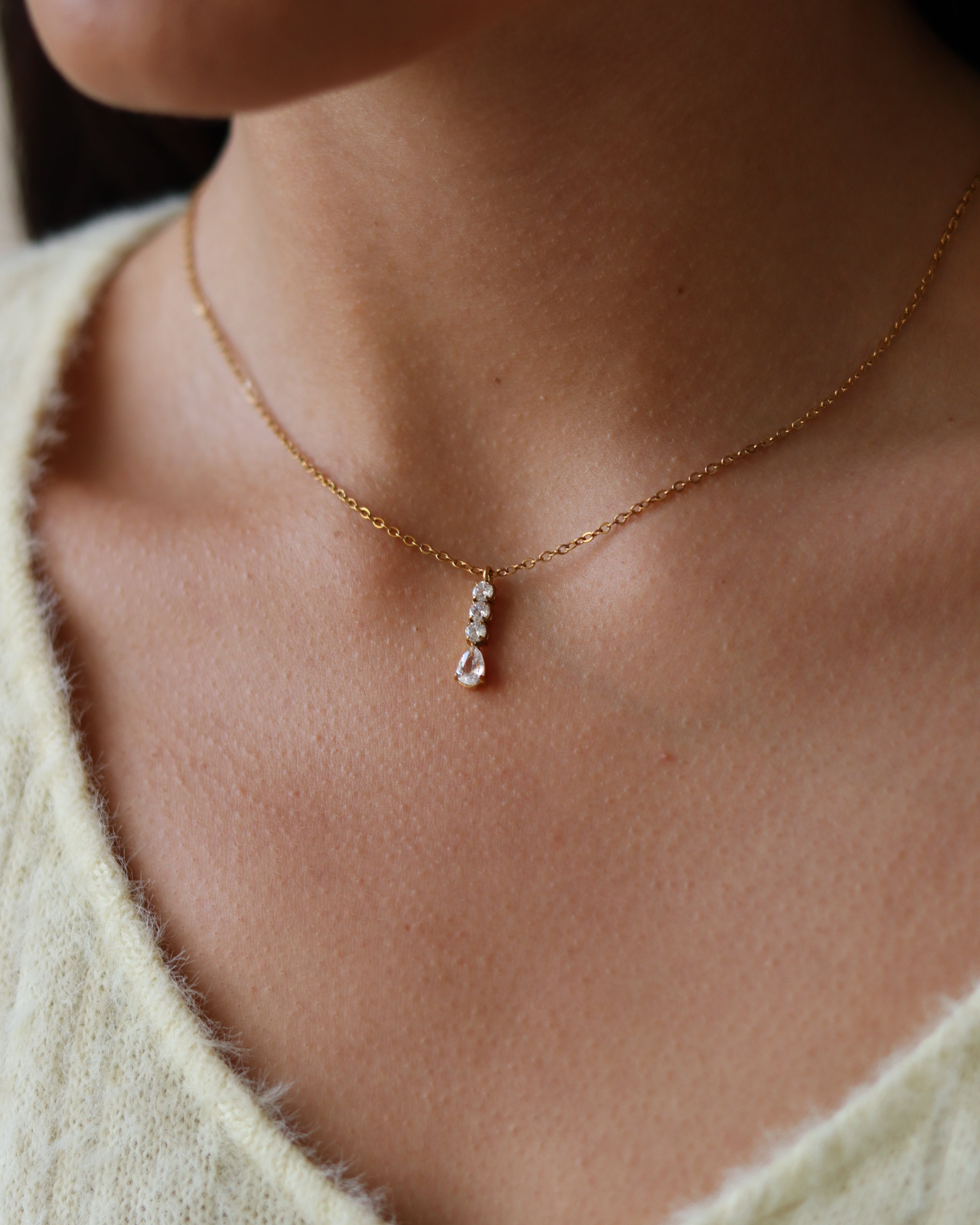 TRINITY. Necklace
