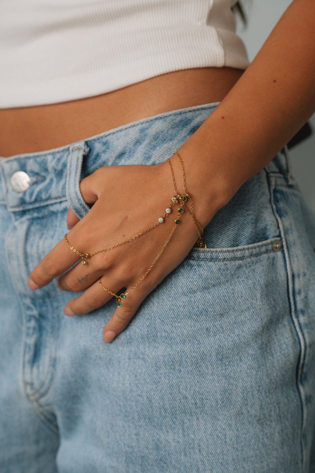 SHIMMER. Hand chain