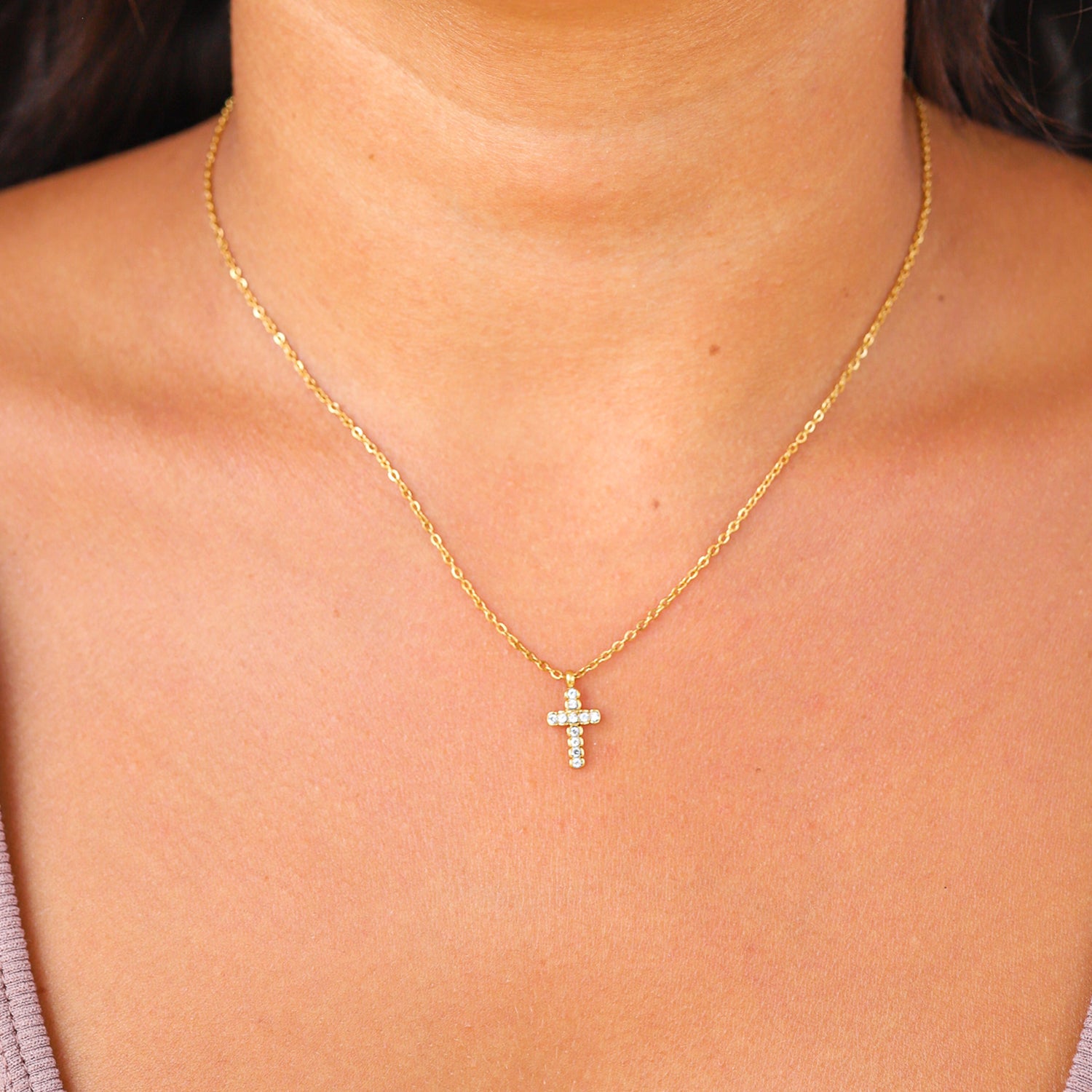 CROSS NECKLACE.