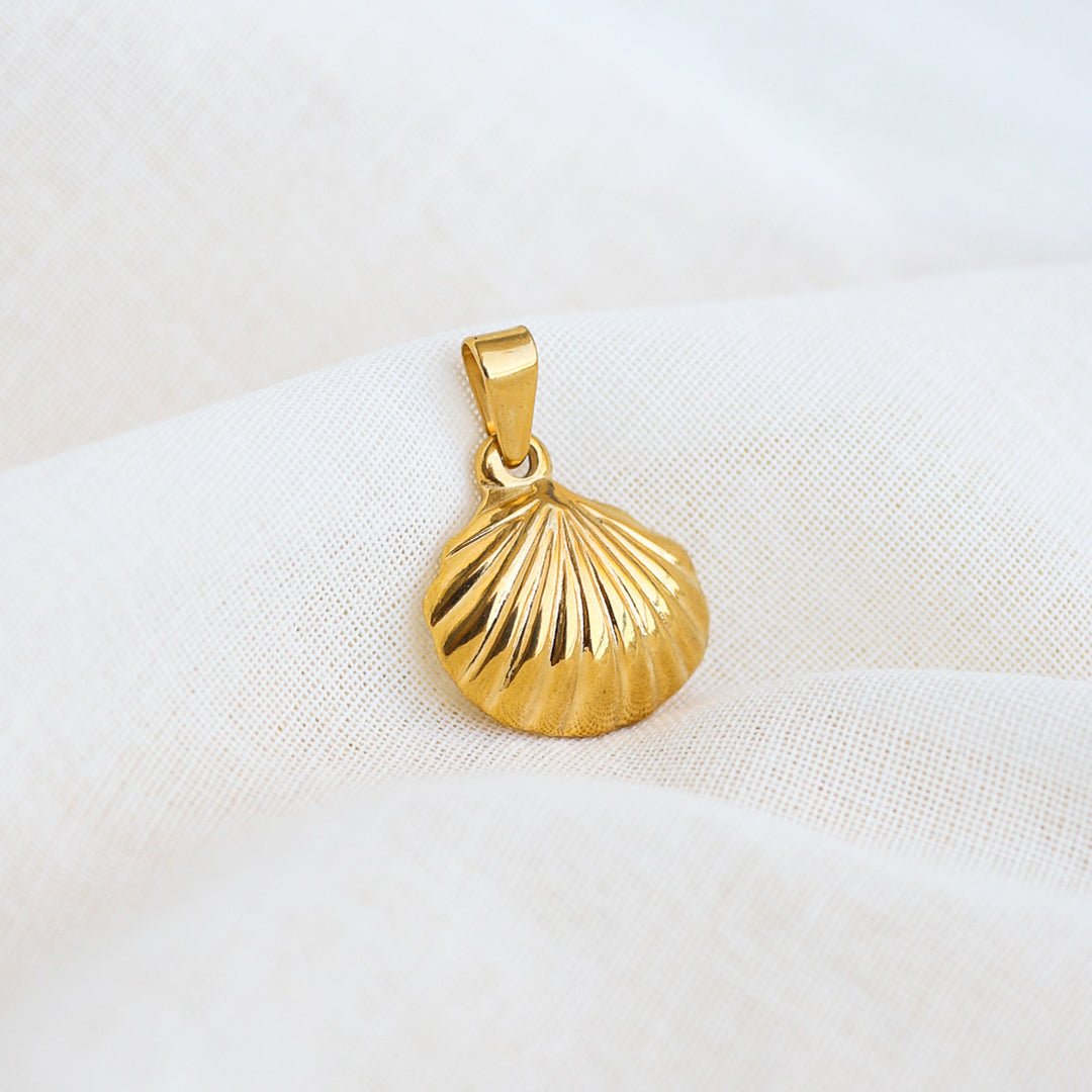 SHELL PENDANT.