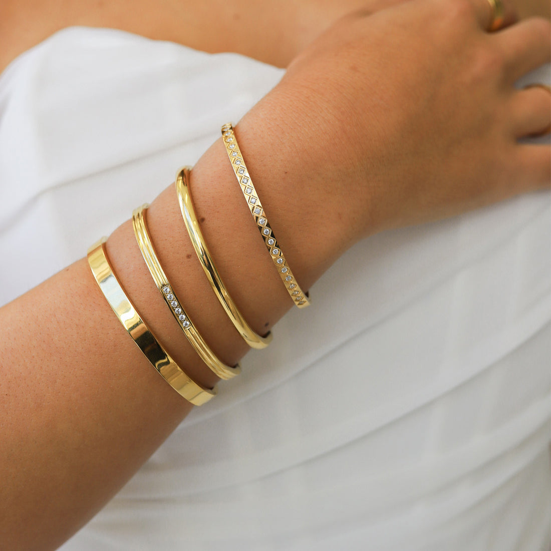 THE EVERYDAY BANGLE SET.