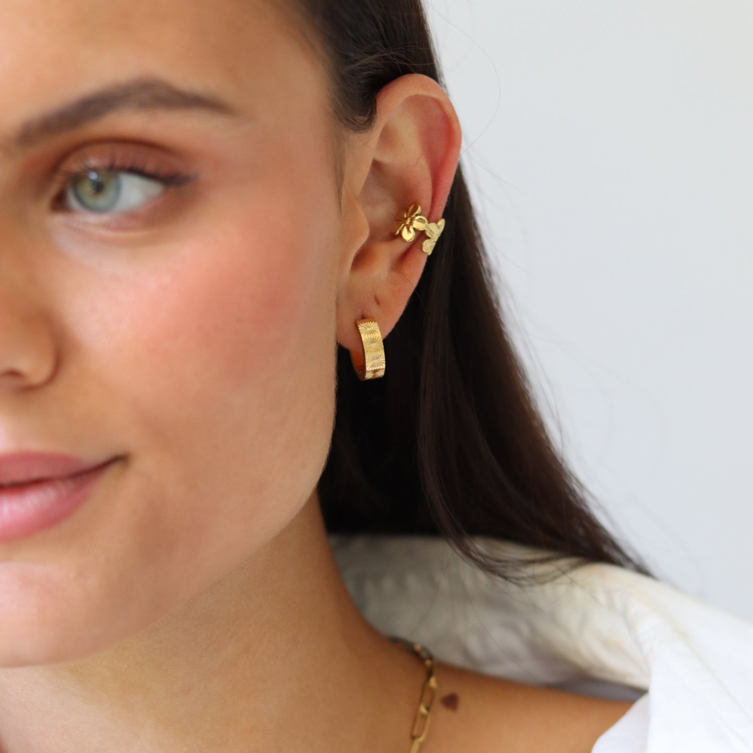 DAISY. Earcuff
