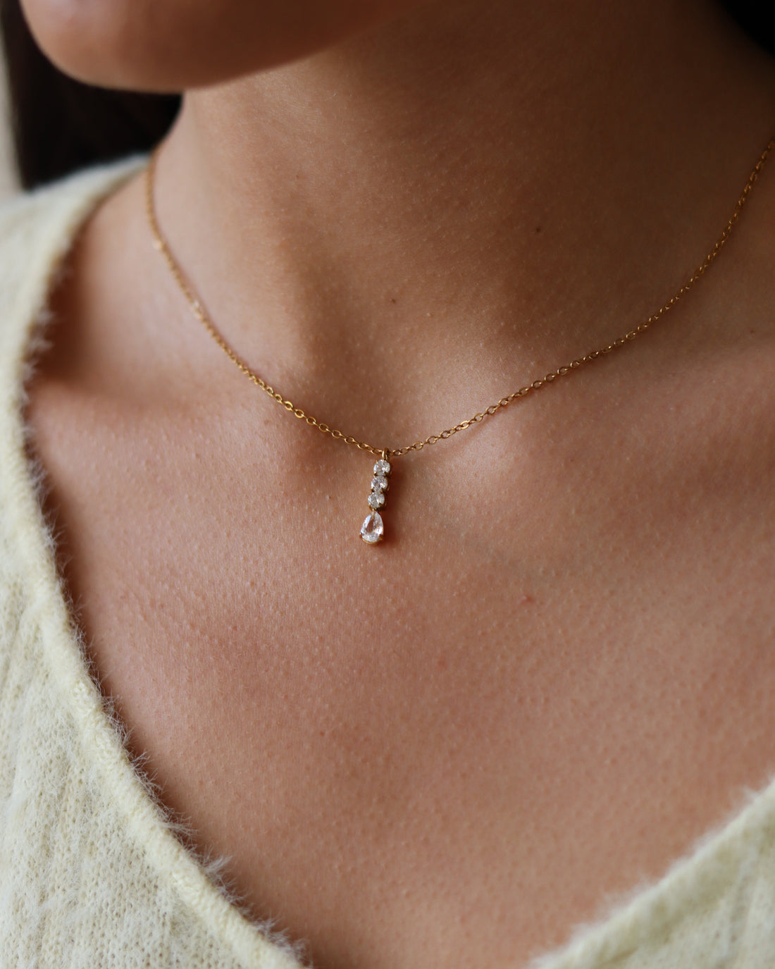 TRINITY. Necklace