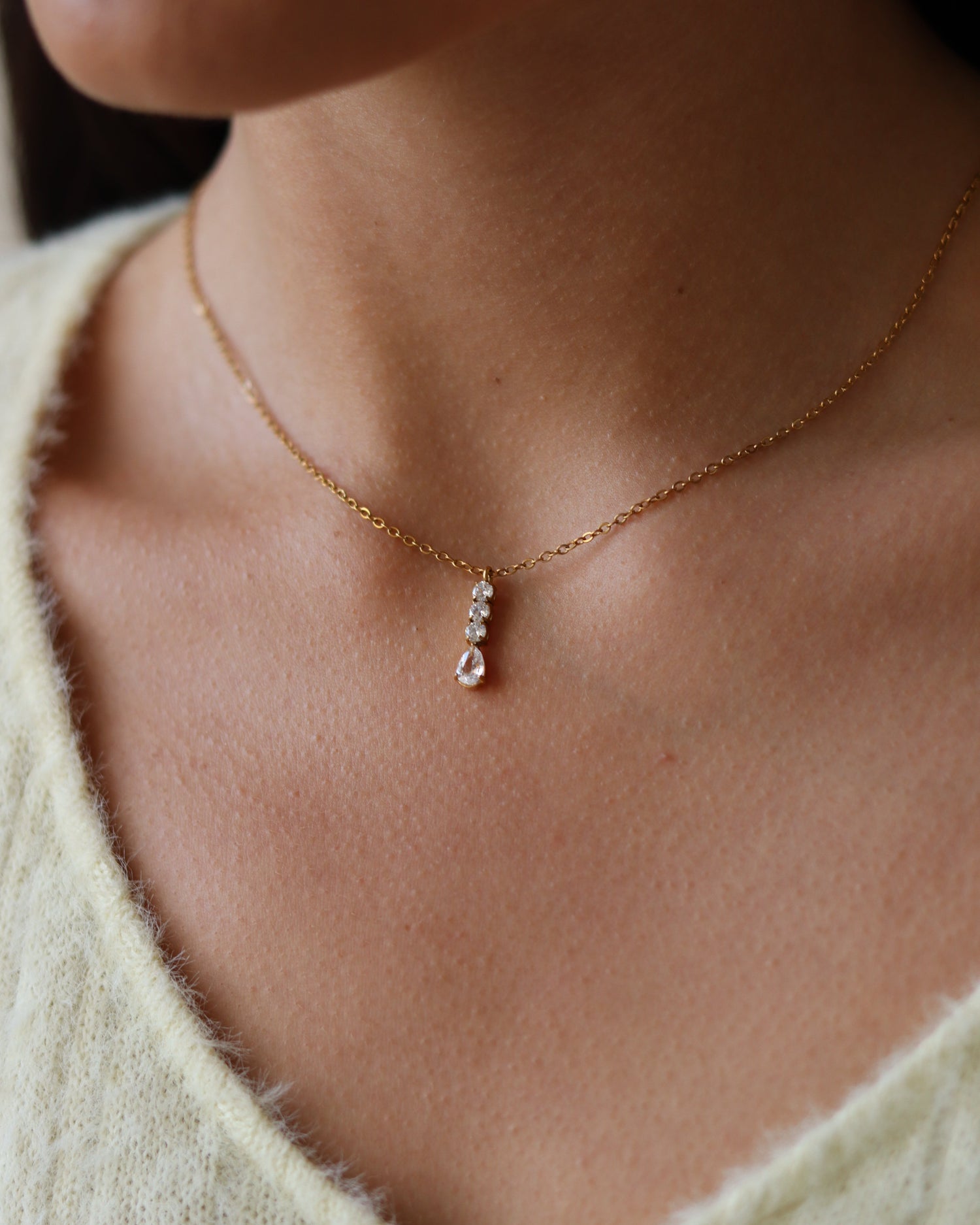 TRINITY. Necklace