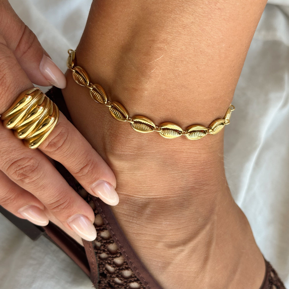 SHELL LINK. anklet
