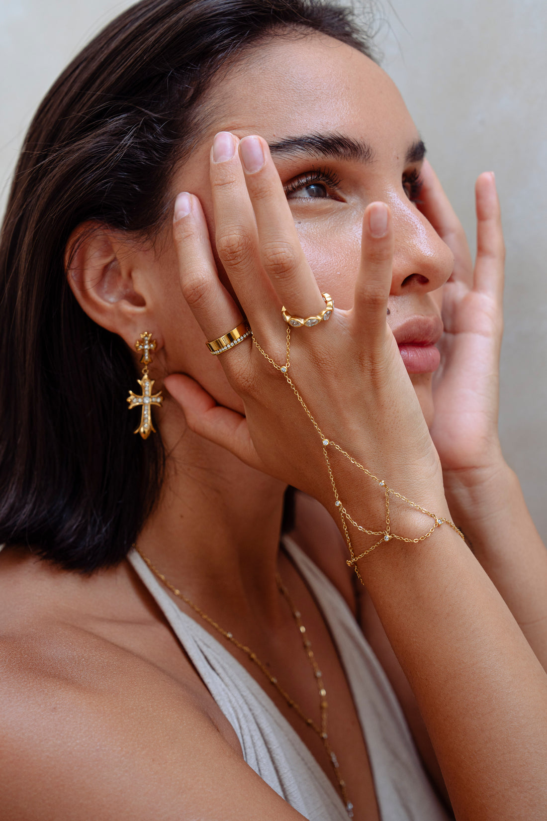 TRIANGLE. Hand chain
