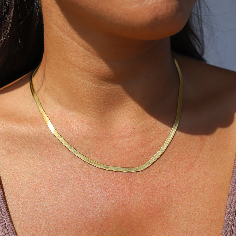 Herringbone Necklace in 18k gold over sterling silver, 4.5mm – Miabella